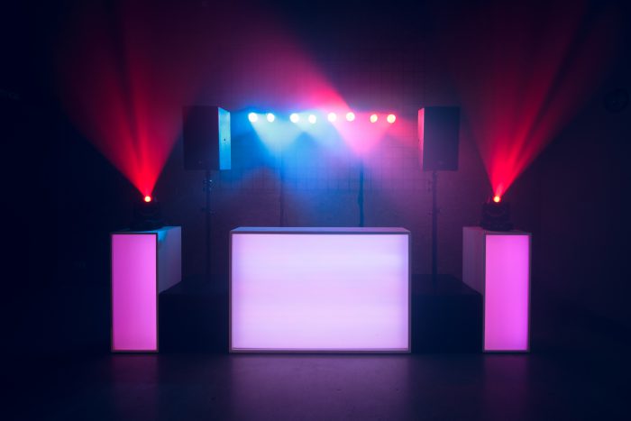 WHITE BOOTH